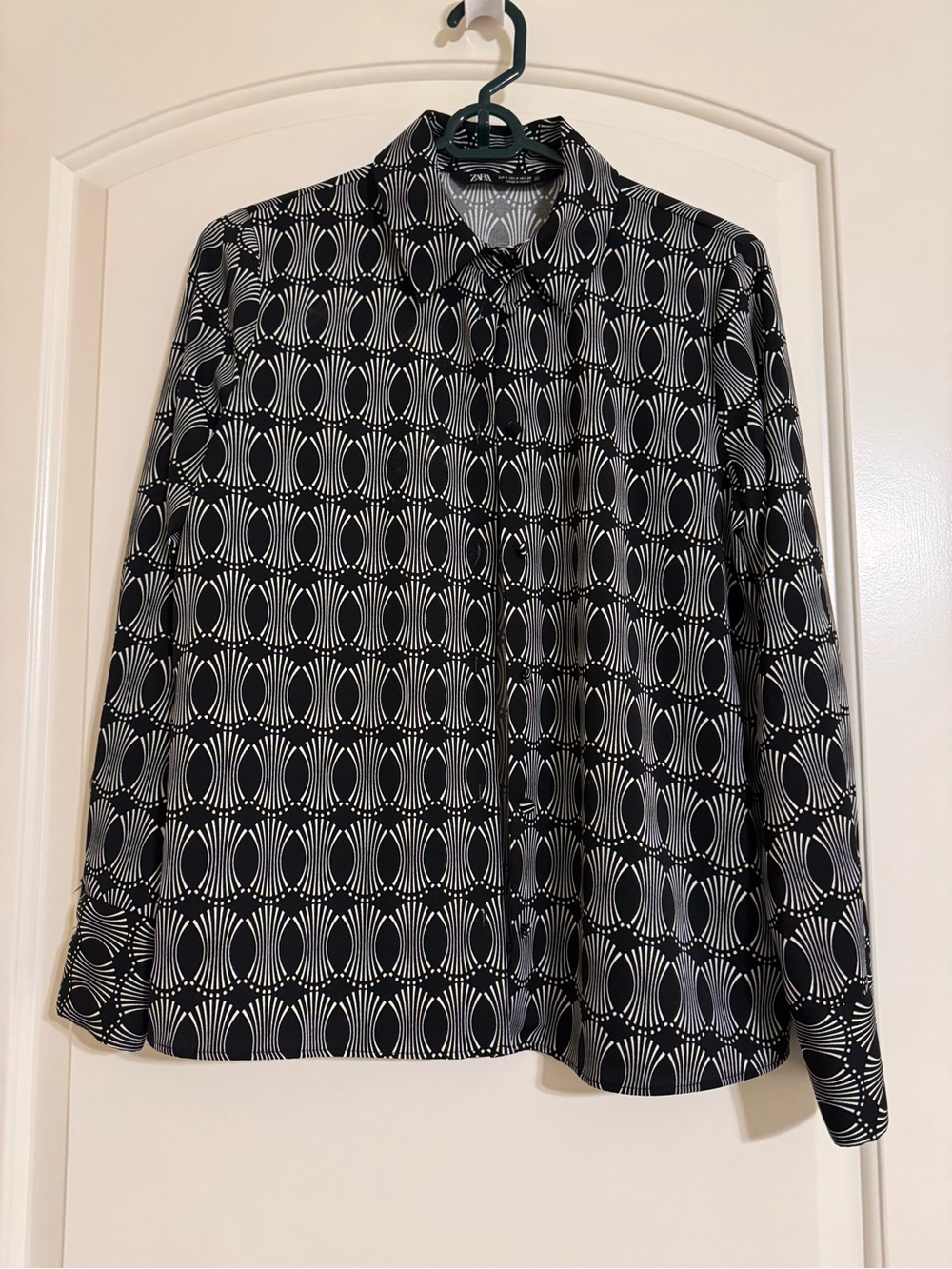 Zara Women’s Geometric Black and White Shirt